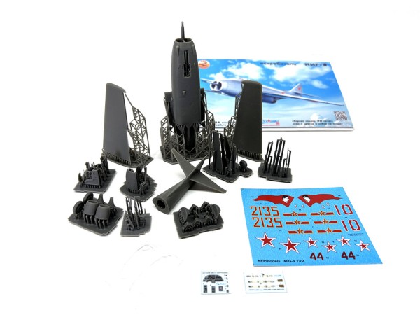 МиГ-9 1/72 с 3д декалью Квинта-1